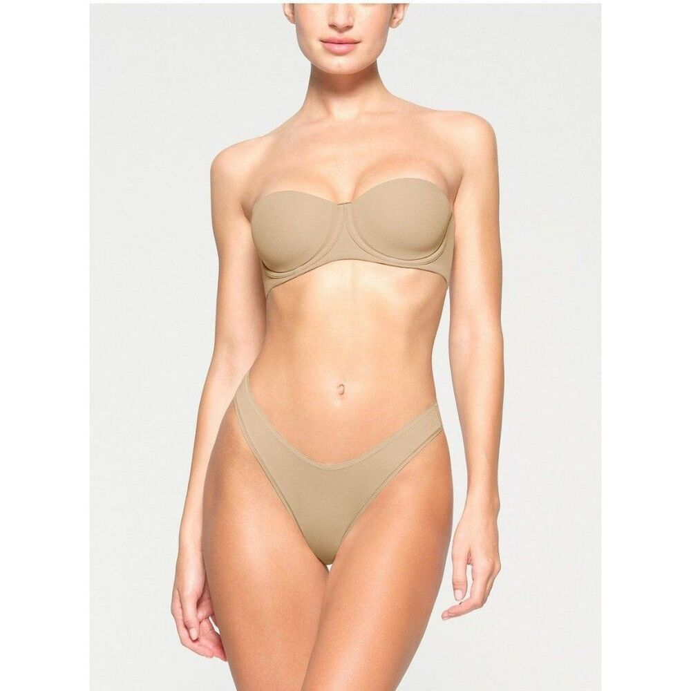 Skims Strapless/convertible/traditional t-shirt bra - Picture 4 of 8